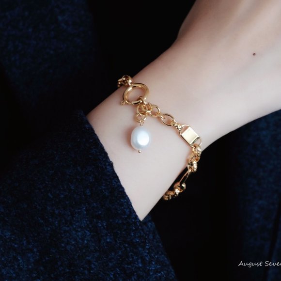 Pearl Charm Gold Bracelet - Picture 3 of 6